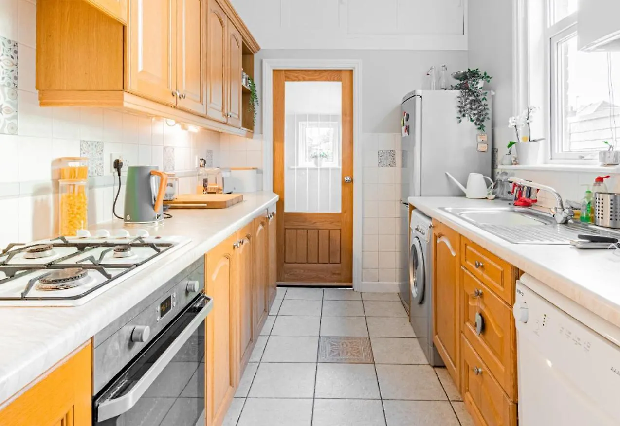 بيت للعطل فيلا Gorgeous House Close To The Beach بورنماوث